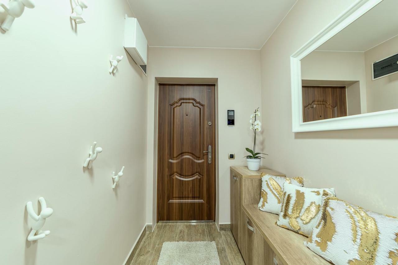 Apartment Chic By Landev Брашов Екстер'єр фото