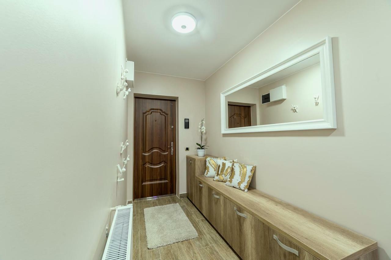 Apartment Chic By Landev Брашов Екстер'єр фото